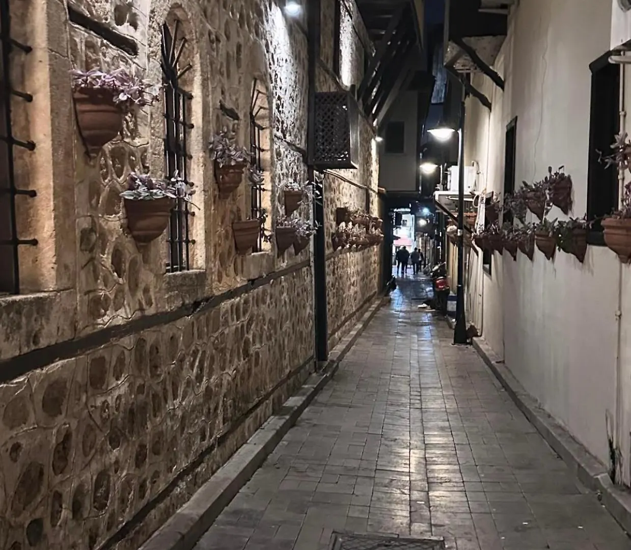 Antalya Kaleici Benzersiz Muethis Genis Daire 아파트호텔